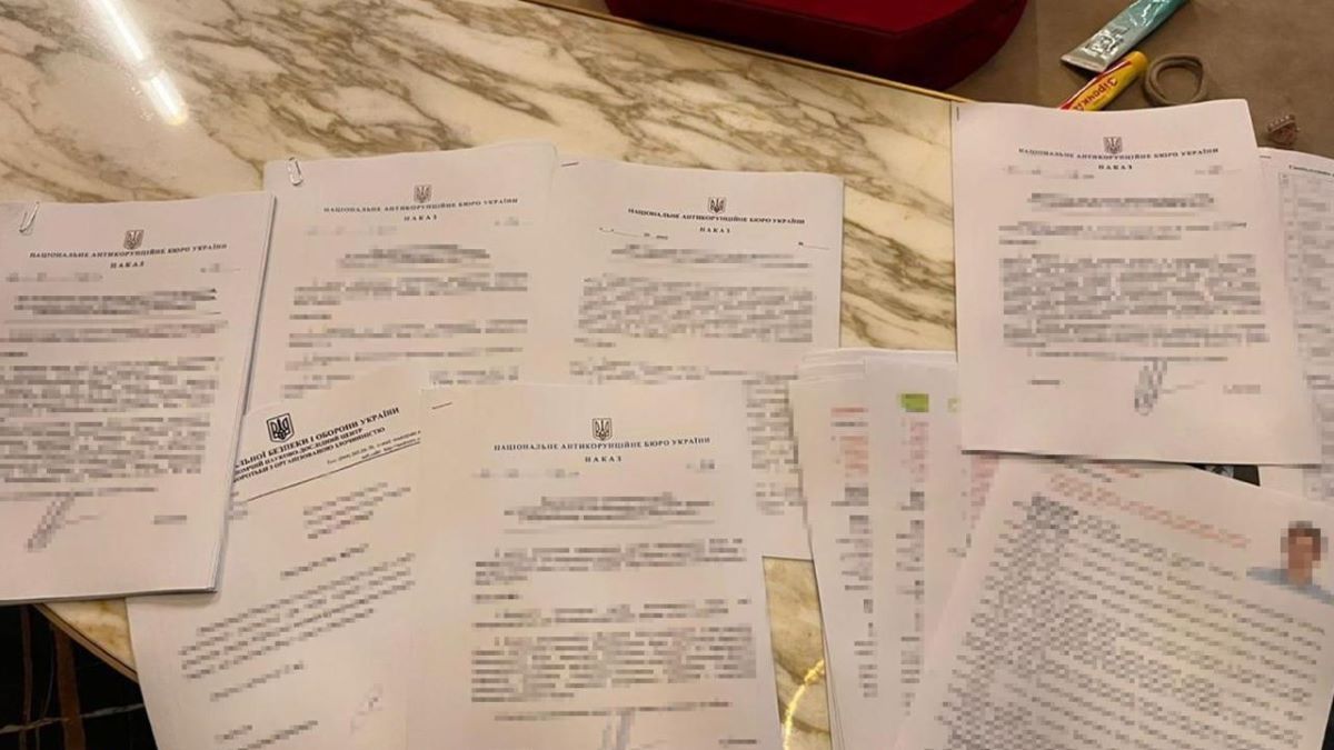 У нардепа Христенка виявили секретні матеріали НАБУ та анкети детективів 
