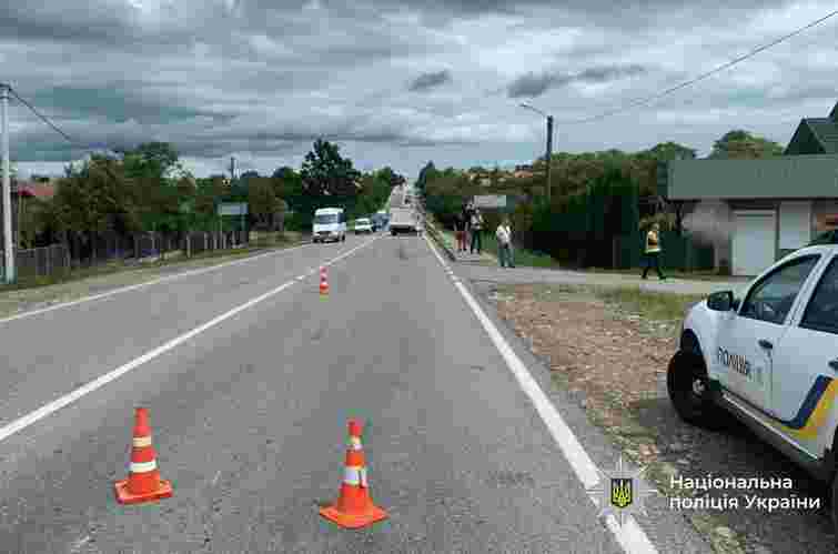 Біля Калуша водій Mercedes на смерть збив пішохода
