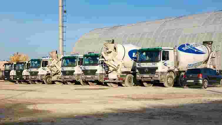 Дві будівельні компанії зголосились керувати арештованим заводом Медведчука у Львові