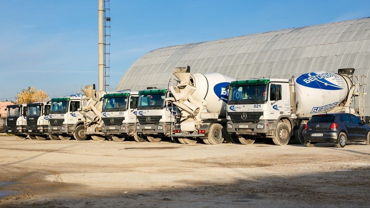 Дві будівельні компанії зголосились керувати арештованим заводом Медведчука у Львові