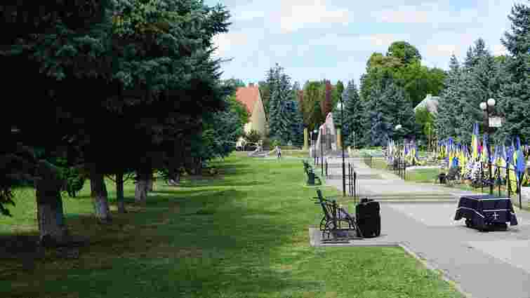 В Ужгороді обрали нову локацію для поховань військових