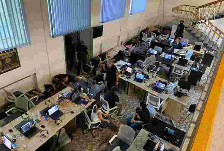 Українська і чеська поліція викрила масштабну мережу шахрайських кол-центрів