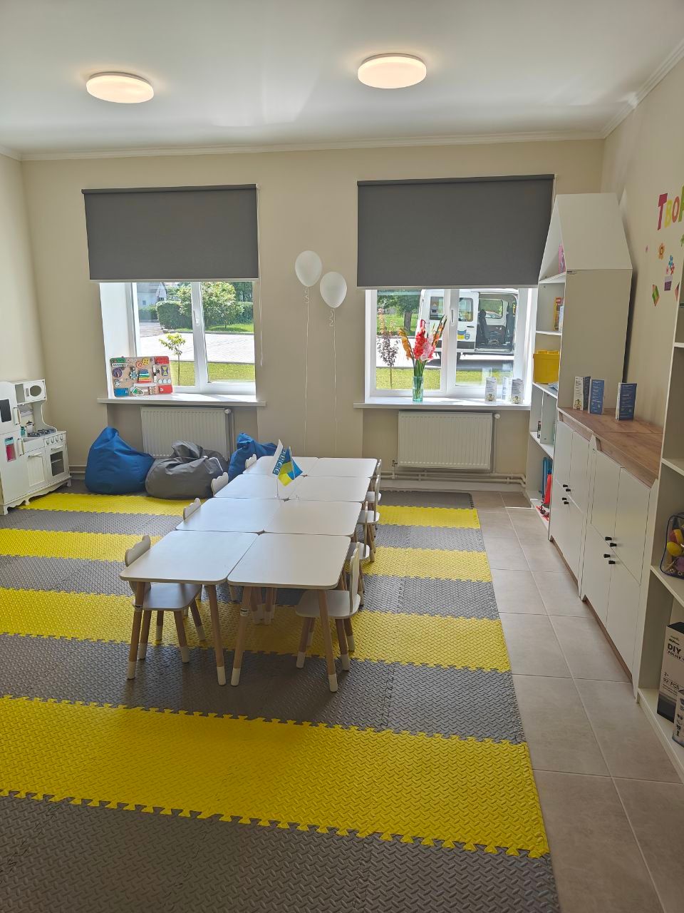 В просторах є іграшки, книги, настільні ігри та все для творчості