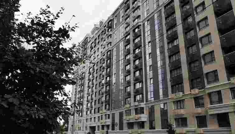 Теща полковника СБУ купила у київському ЖК пентхаус та паркомісце за 16 млн грн