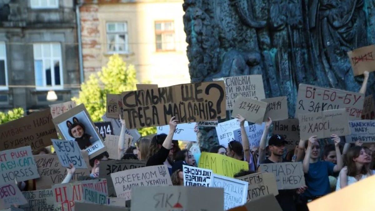 В Україні знову відбулися мітинги проти закону щодо НАБУ і САП