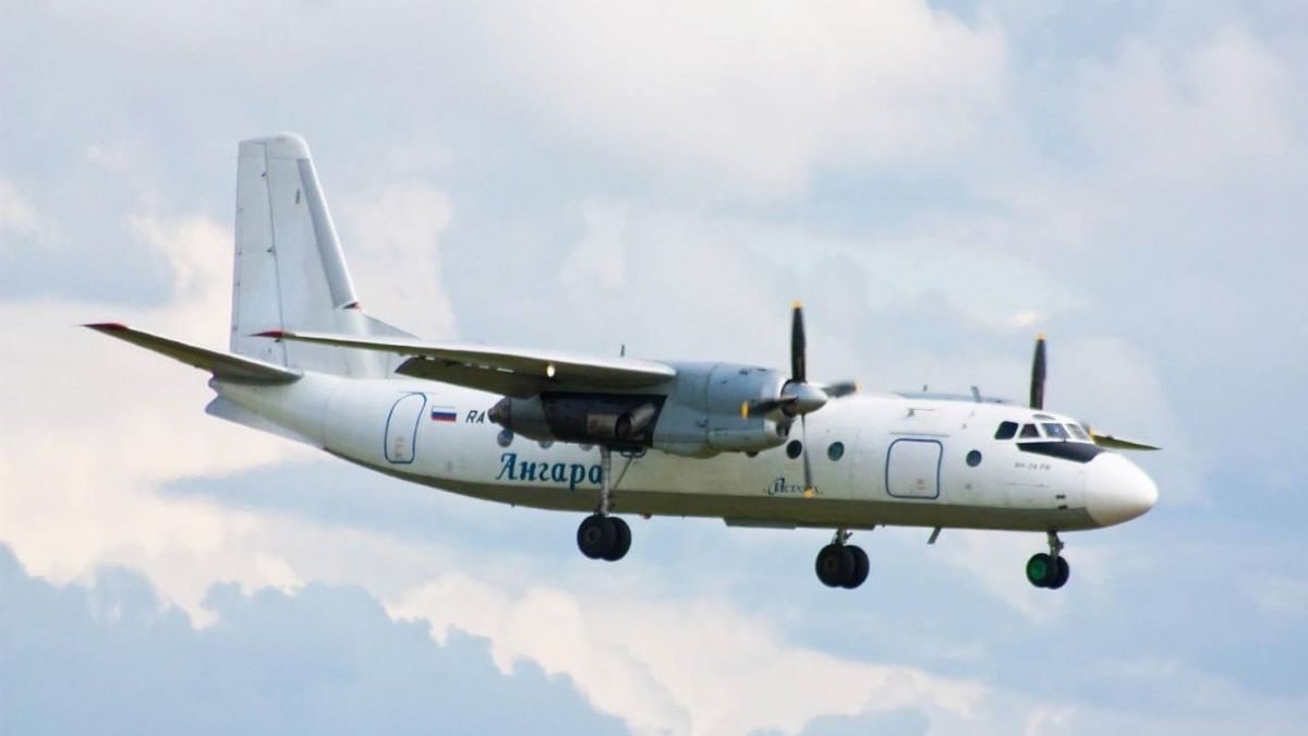 У Росії розбився пасажирський літак Ан-24 з 49 людьми на борту 