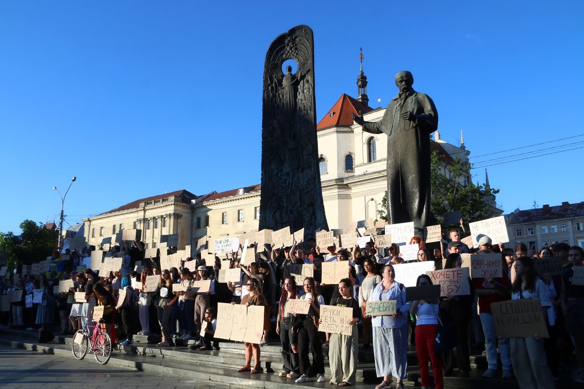 Львівська міська рада закликала президента зберегти незалежність НАБУ і САП