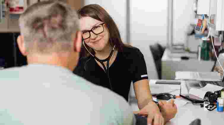 Як лікує турбота: три історії львівських лікарок, які повертають силу й надію