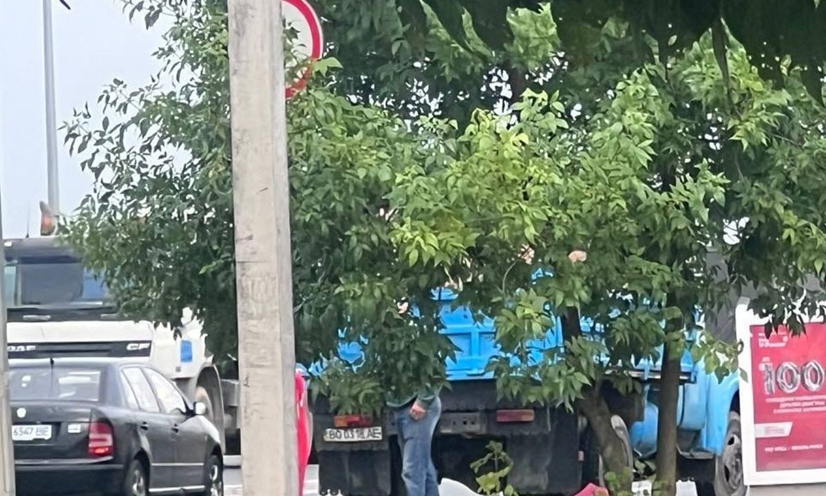 У Тернополі вантажівка на смерть збила жінку