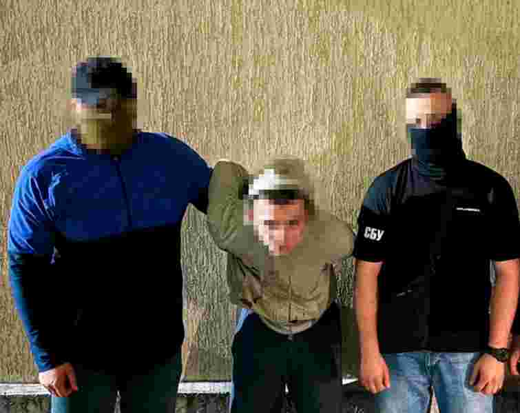 Жителю Чернівців дали 15 років тюрми за підпали залізниці й автівок ЗСУ