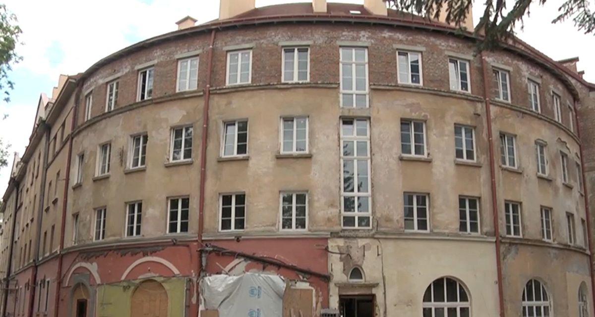 У справі про відновлення вікон на вул. Стрийській вручено підозри