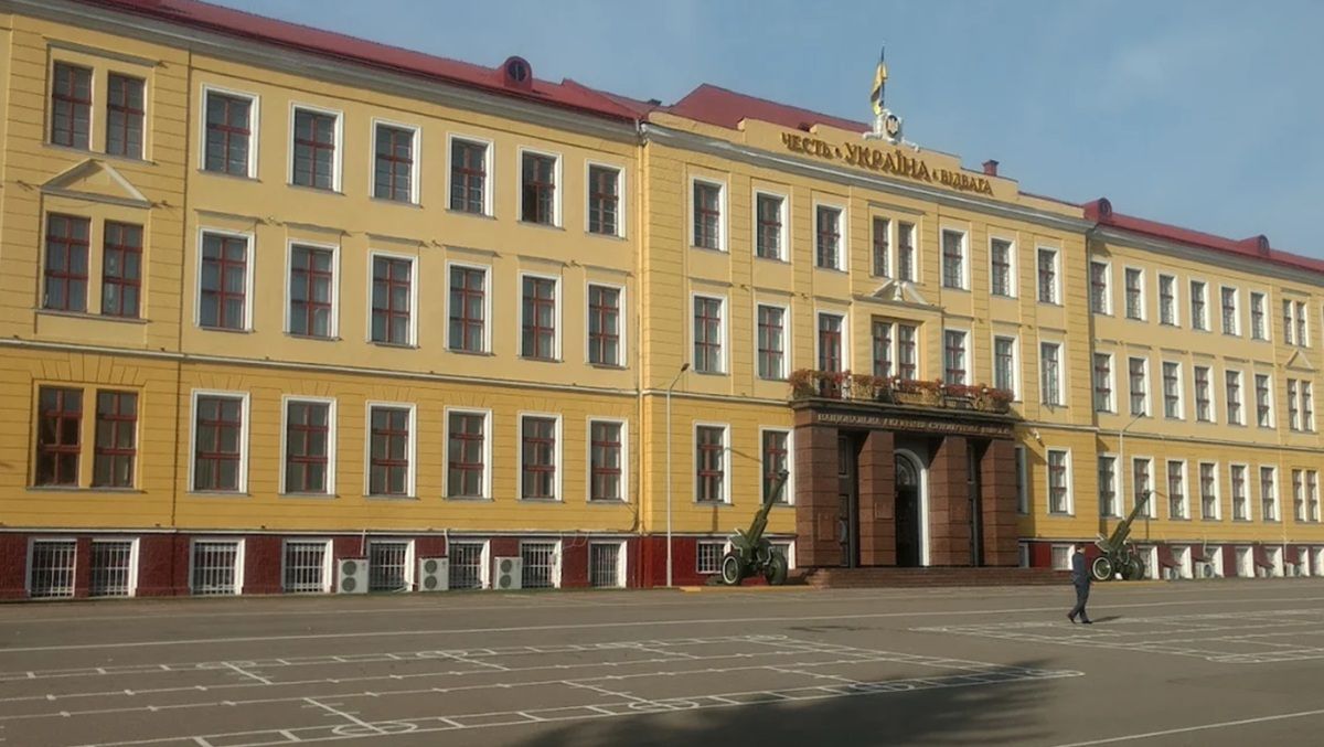 У Львові суд зобов’язав відраховану курсантку виплатити 450 тис. грн військовій академії