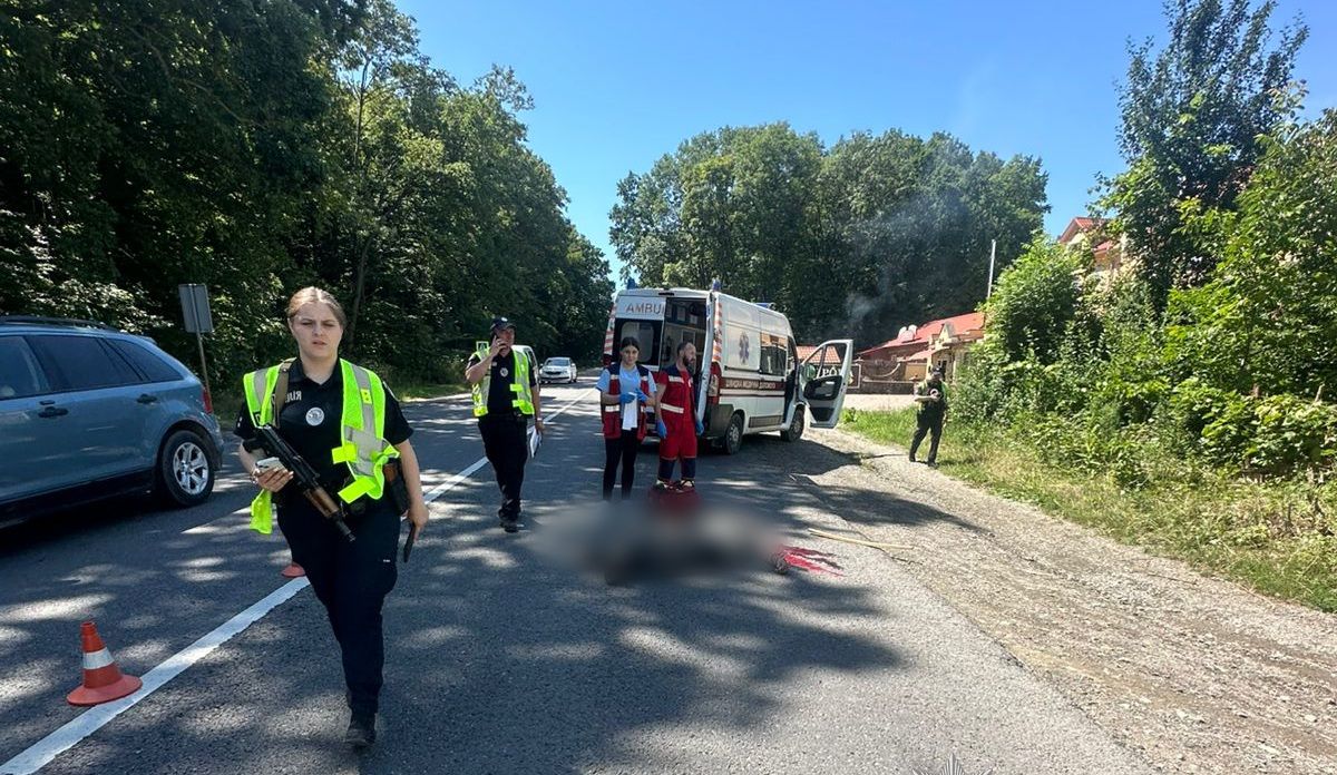 Поблизу Чорткова автобус на смерть збив пішохода