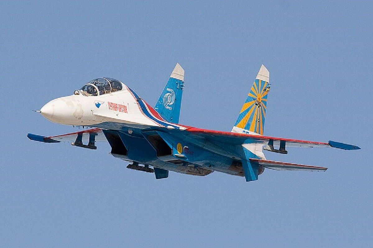 ГУР повідомило про знищення винищувача Су-27УБ на російському аеродромі

