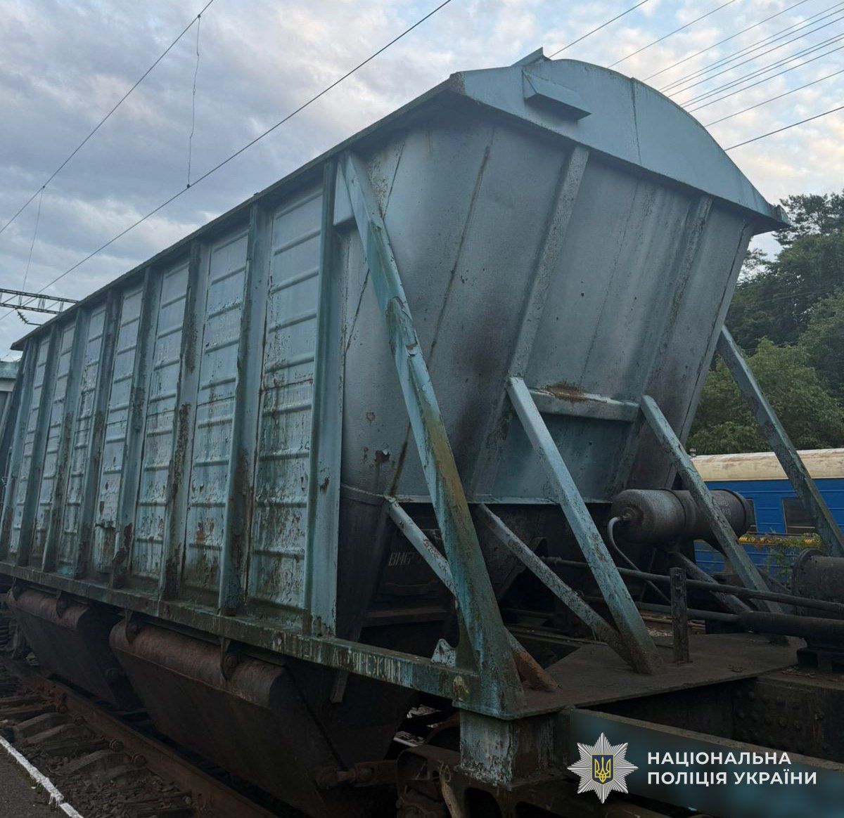 У Брюховичах 15-річного підлітка уразило струмом, він робив селфі на вагоні потяга