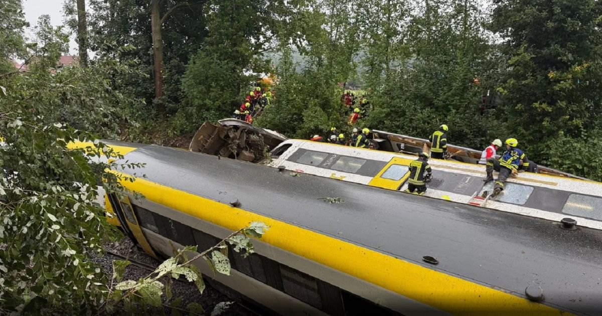 У Німеччині зійшов з рейок пасажирський потяг, є загиблі
