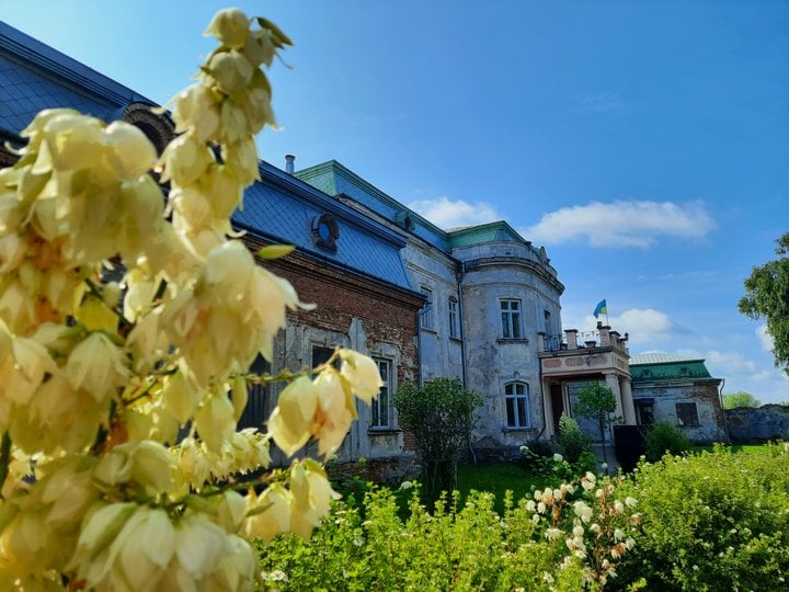 Палац у Шептицькому (фото ZAXID.NET)