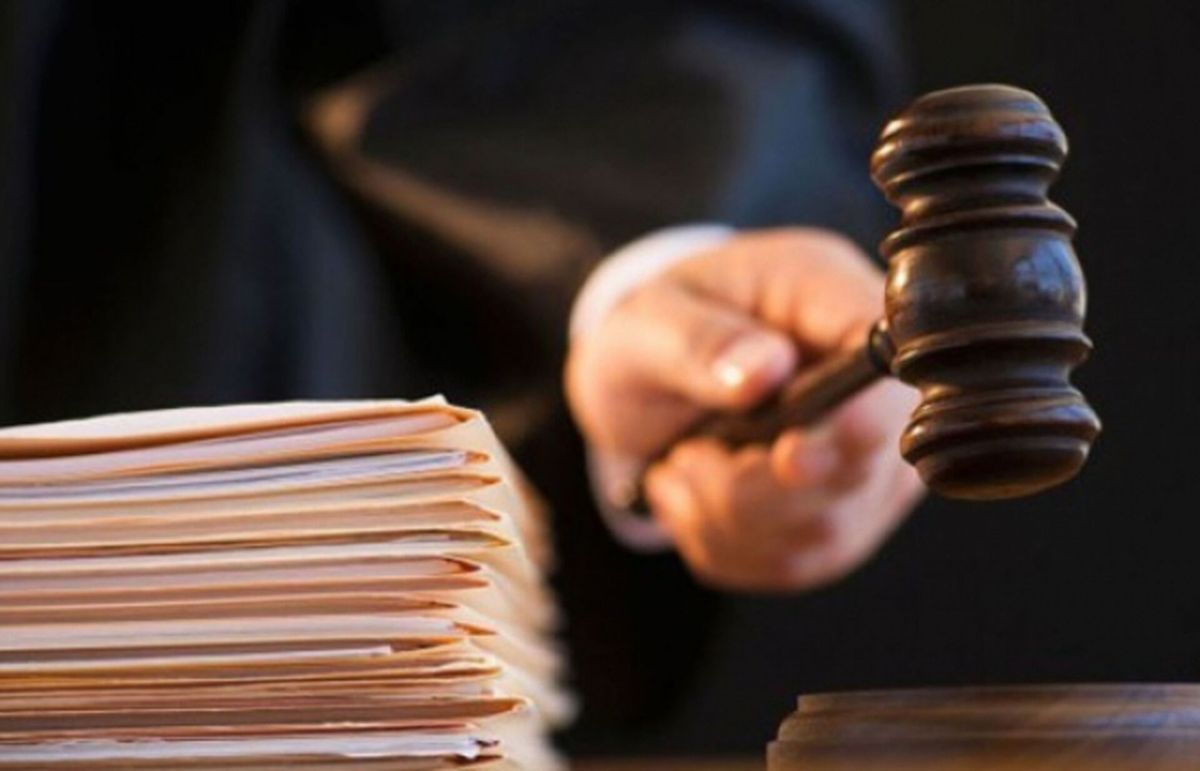 Суд конфіскував у закарпатця телефон, яким він знімав переміщення військової техніки