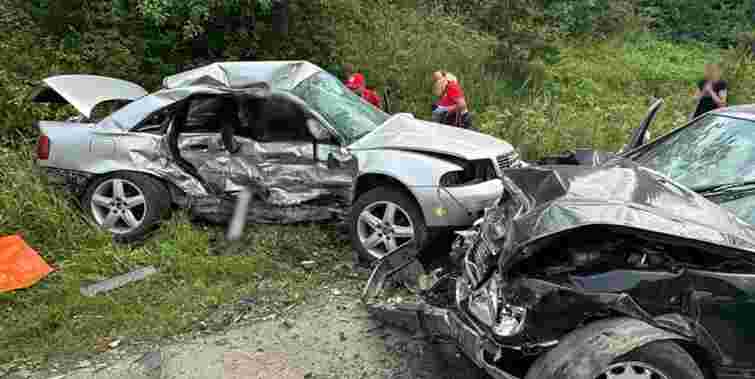 На Буковині під час лобового зіткнення двох авто загинув 15-річний хлопець