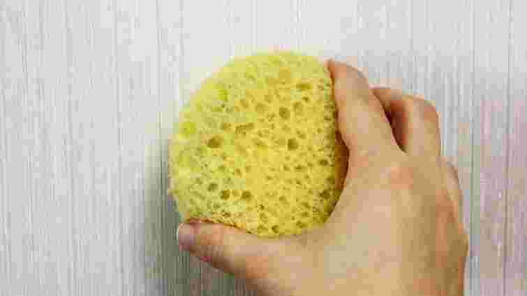 Почистити шпалери вдома і не зіпсувати їх можливо: прості способи