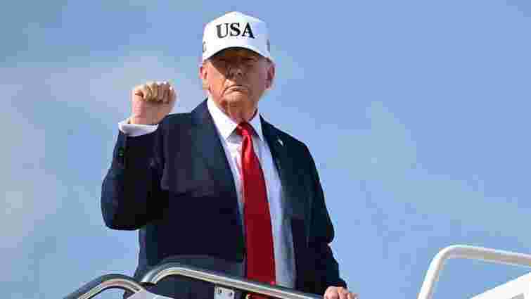 Трамп заявив, що дозволить українським біженцям залишатися в США до кінця війни