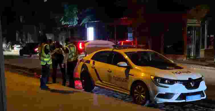 Поліція затримала причетних до серії нічних грабежів у центрі Франківська