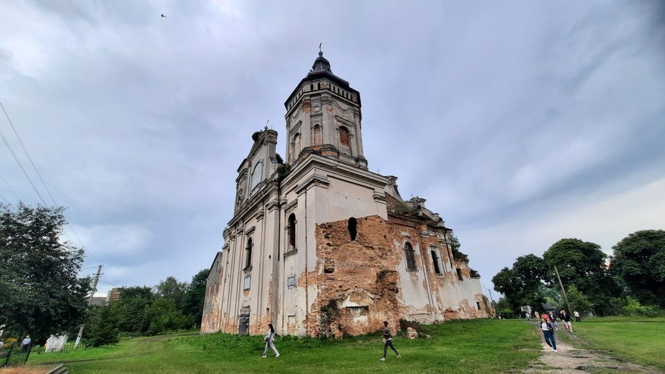 Вигляд костелу у Варяжі (фото ZAXID.NET)