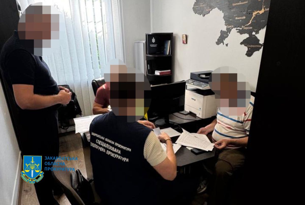 На Закарпатті ще одного керівника лісництва підозрюють у незаконній вирубці дерев