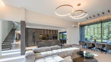 Якою має бути висота стелі у квартирі для комфортного життя