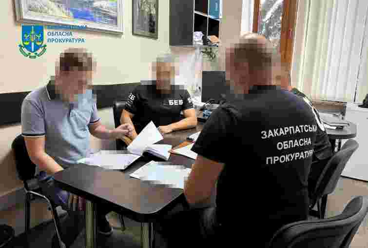 Посадовця Ужгородської міськради та підрядника підозрюють у зловживаннях на 4 млн грн