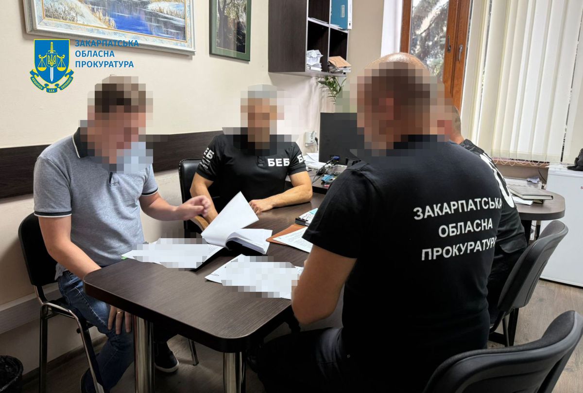 Посадовця Ужгородської міськради та підрядника підозрюють у зловживаннях на 4 млн грн
