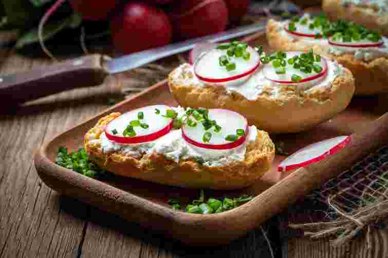 Намазка з редиски і сала. Рецепт дня