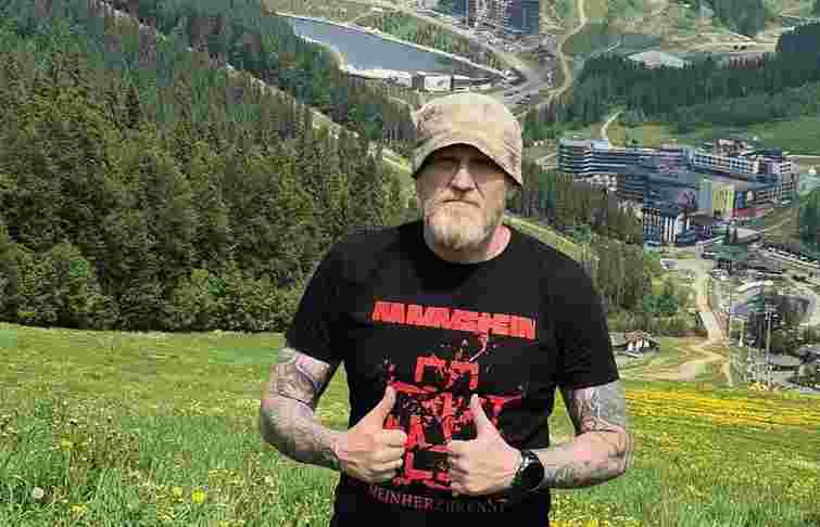 Звільнений з полону захисник Маріуполя відповів на висміювання реперки зі США