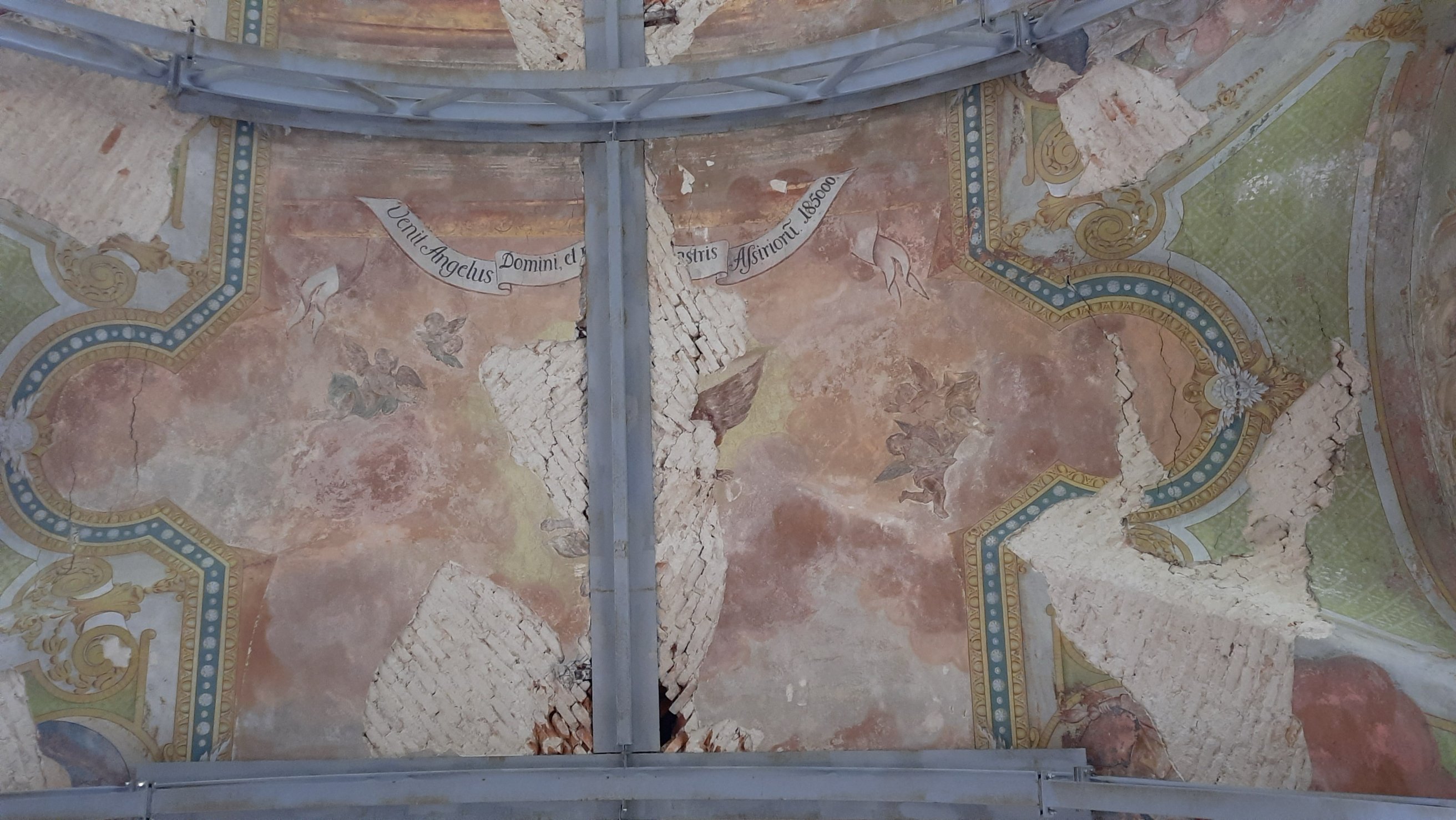 Стан склепіння костелу (фото ZAXID.NET)