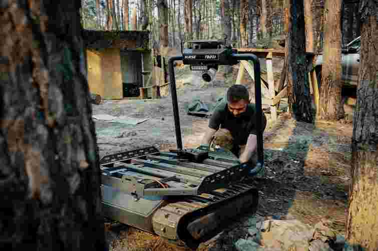 Полк К-2 створив перший у світі батальйон безпілотних наземних комплексів