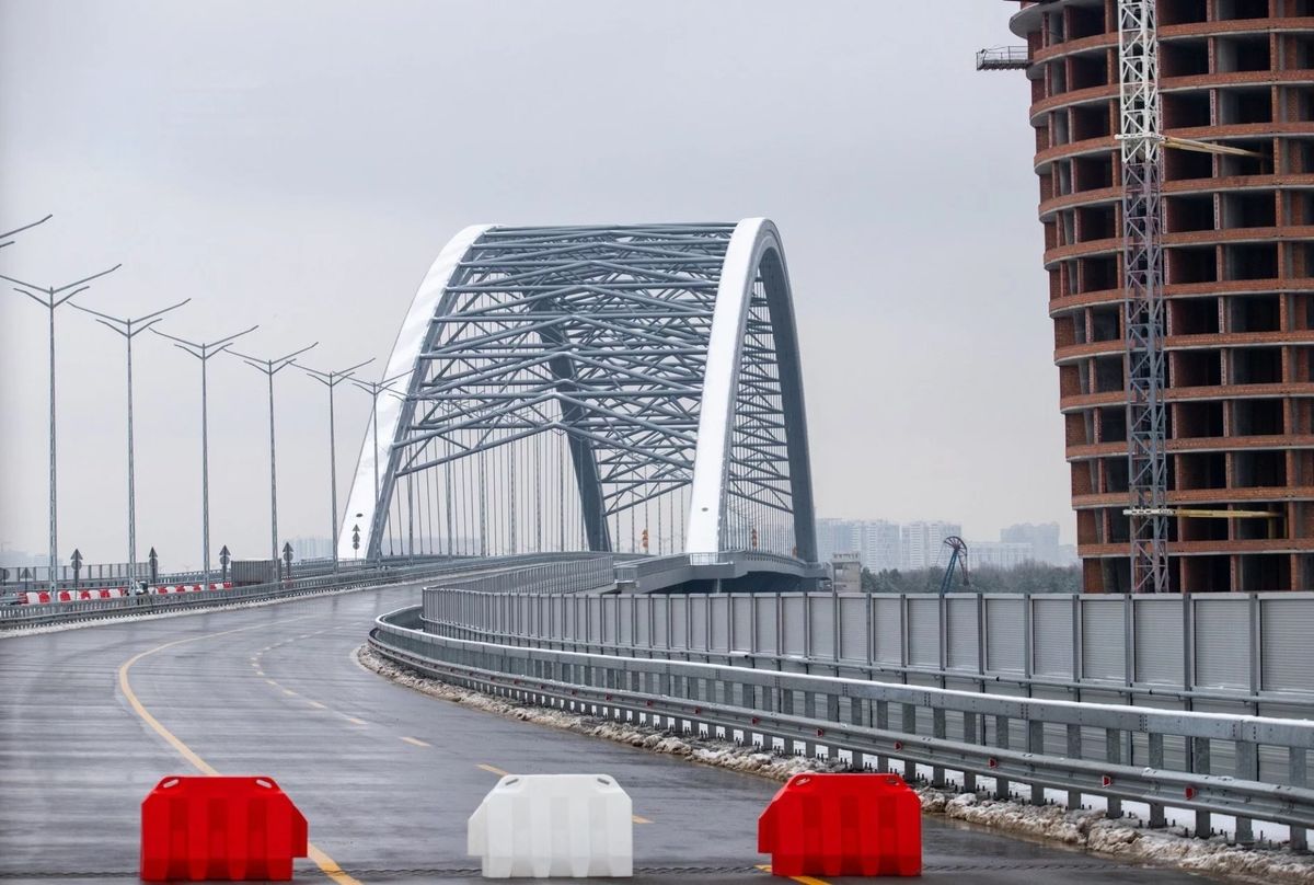 Прокуратура вимагає відсудити в підрядника будівництва Подільського мосту 2 млрд грн 