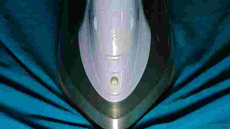 Ви цього точно не знали: чому після прасування потрібно щоразу зливати воду з праски