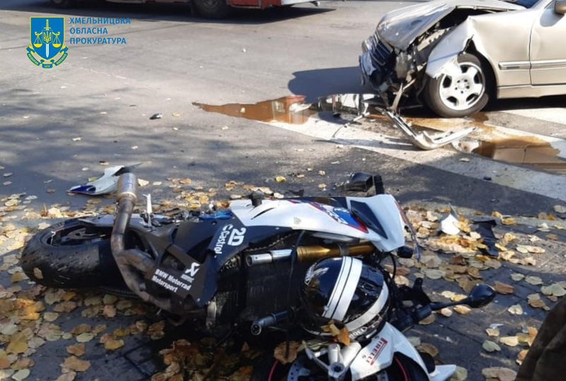 Смертельна аварія сталася 19 жовтня 2019 року на перехресті у Хмельницькому (фото прокуратури)