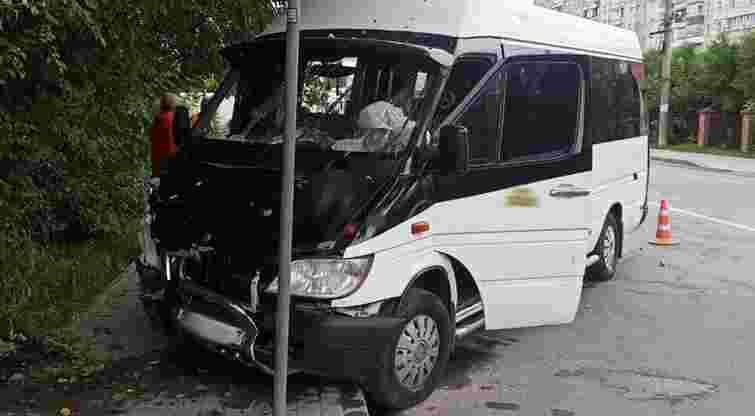У Дрогобичі через ДТП загинув водій мікроавтобуса