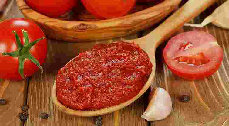 Домашній кетчуп зі сливами і буряком. Рецепт дня