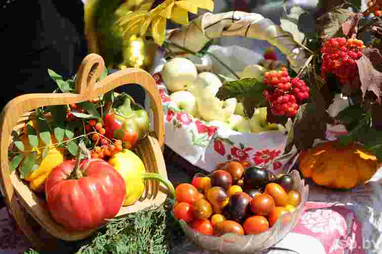Привабите щастя та добробут: що обов'язково потрібно зробити на Яблучний Спас