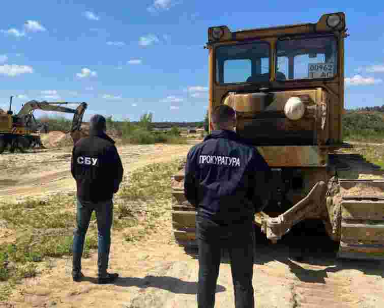 Начальник карʼєру «Укрзалізниці» на Волині вкрав із підлеглими піску на 5 млн грн