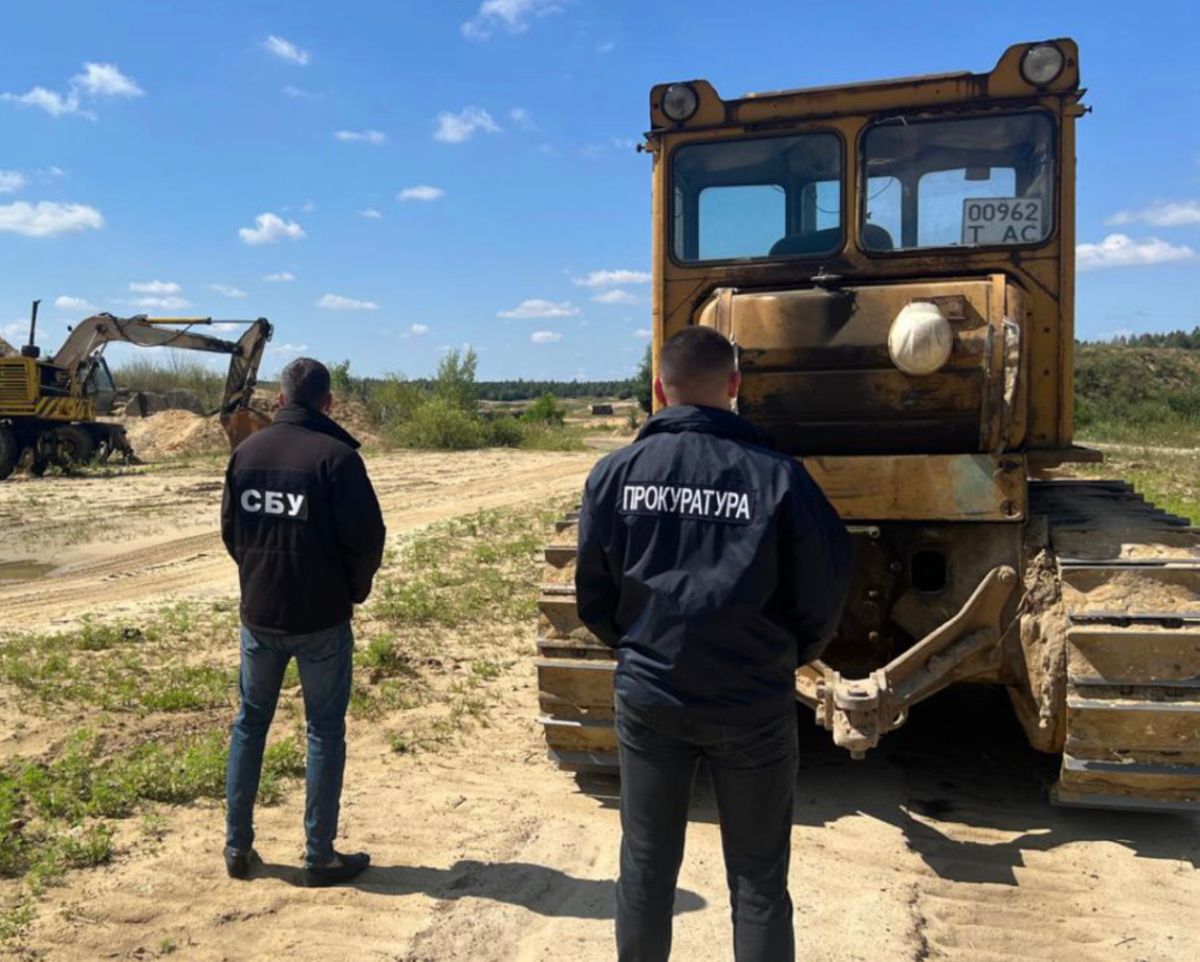 Начальник карʼєру «Укрзалізниці» на Волині вкрав із підлеглими піску на 5 млн грн