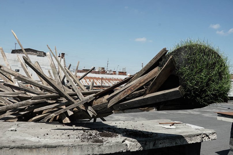 Найнесподіванішу локацію обрав Влодко Кауфман: його інсталяція розмістилась на даху будівлі