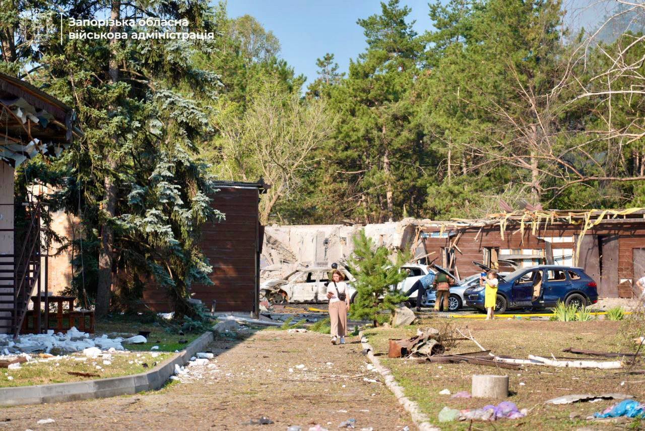 Наслідки російської атаки по Запорізькому району 6 серпня