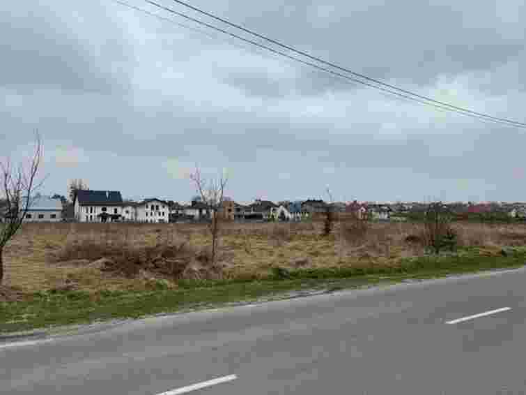 Львівський підприємець за 14 млн грн купив у Зимній Воді ділянку під забудову