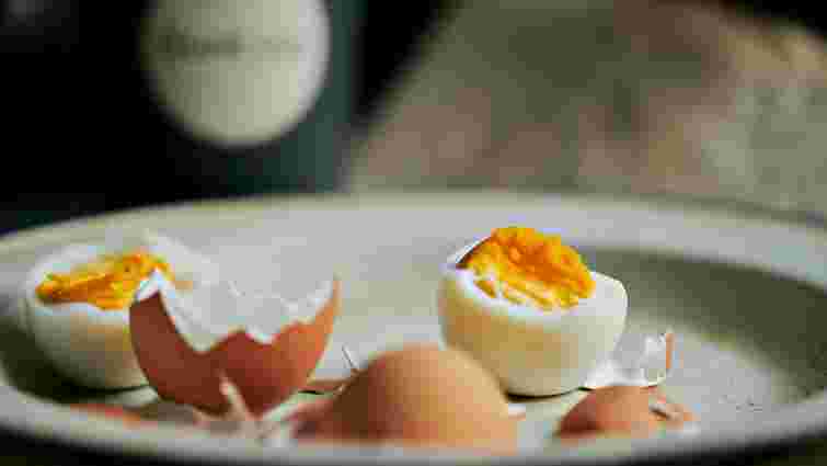 Ваші кулінарні здібності тут ні до чого: чому яйця погано чистяться