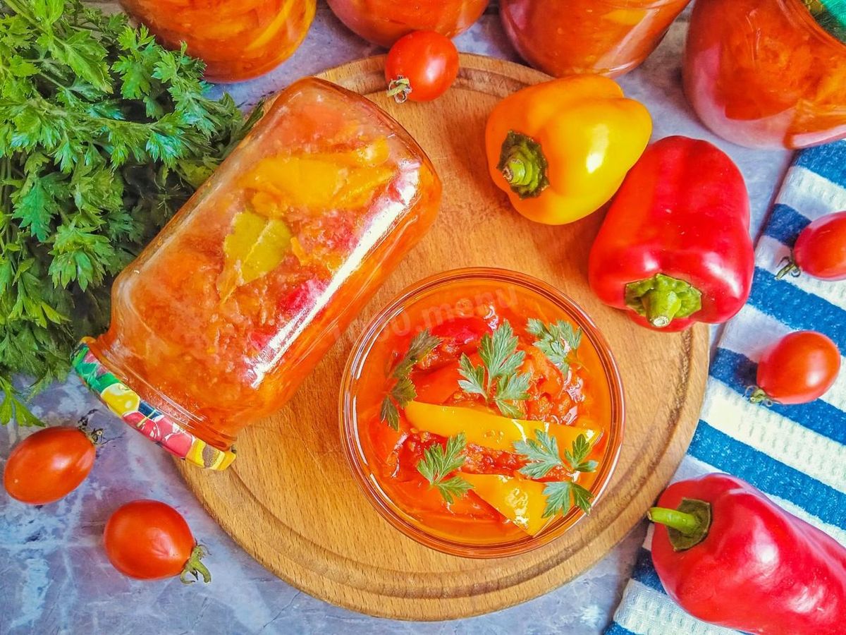 Салат з рисом, помідорами та перцем на зиму