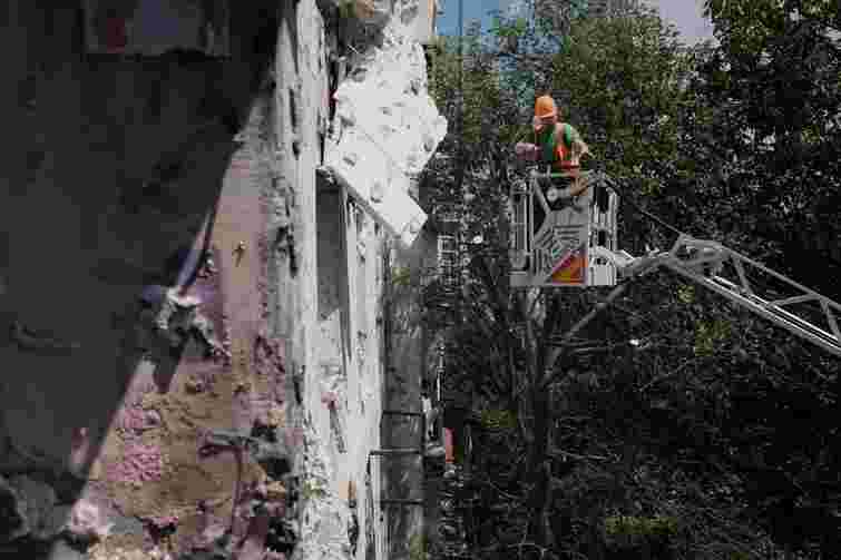 У Чернівцях виділили 7 млн грн на ремонт пошкодженого російським обстрілом будинку