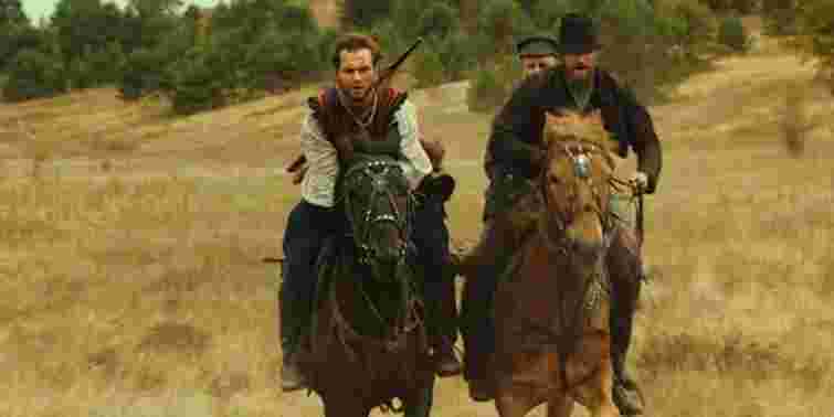 Пісня Bureviy від Latexfauna стала саундтреком фільму «Троє»